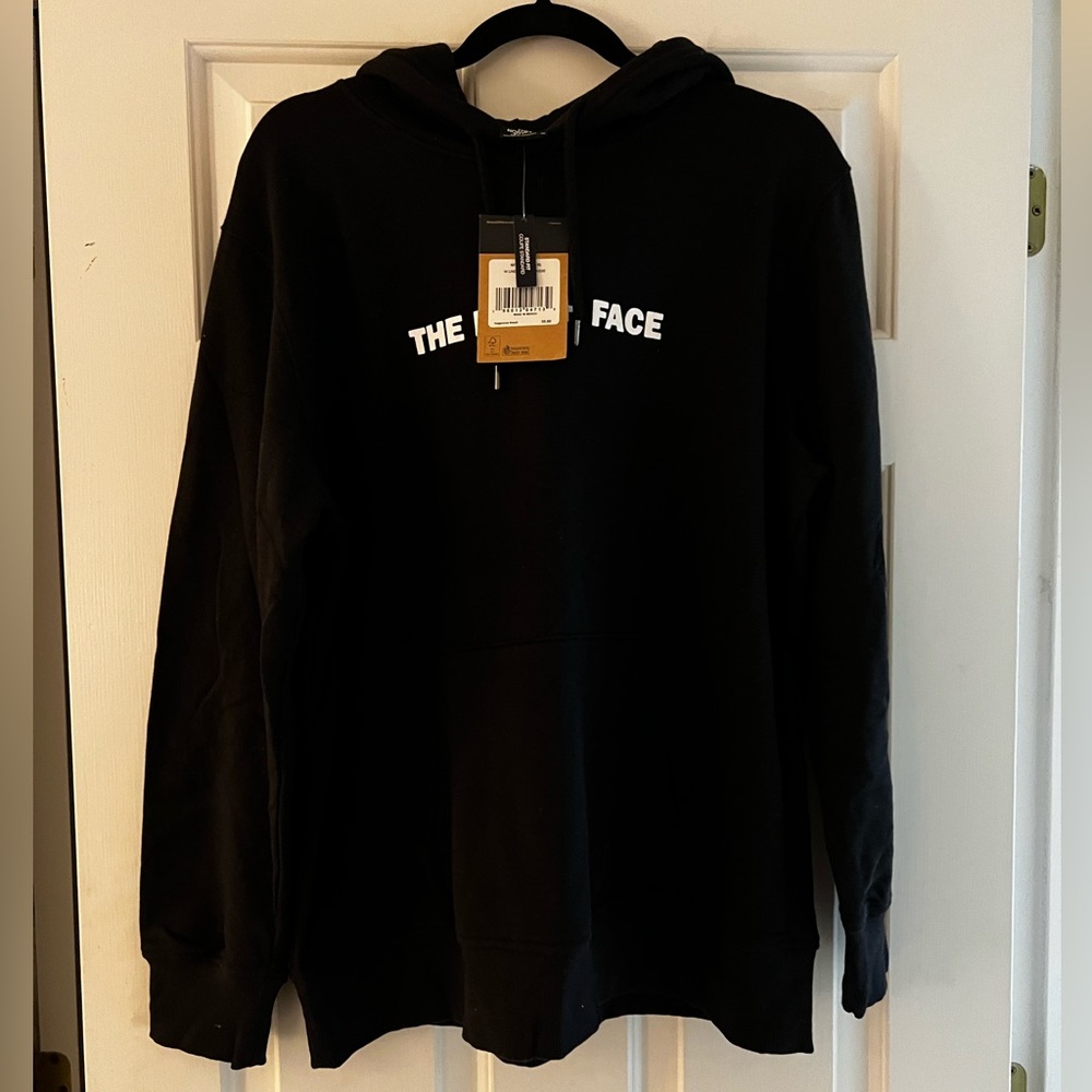 NEW WITH TAGS! THE NORTH FACE SWEATSHIRT; Black; Size extra large.